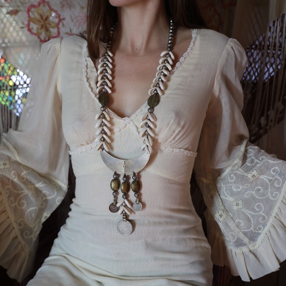 🦋Handmade Boho Beach Shell Statement Necklace - Picture 2 of 2